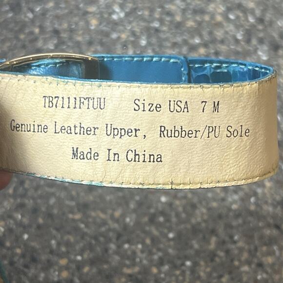 Gravity Defyer Sandals Blue Womens 7M Textured Leather Ankle Strap Open Toe Snap - Picture 11 of 11